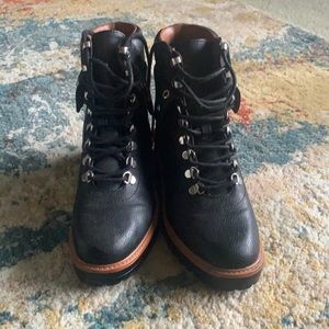 Women’s combat boots!